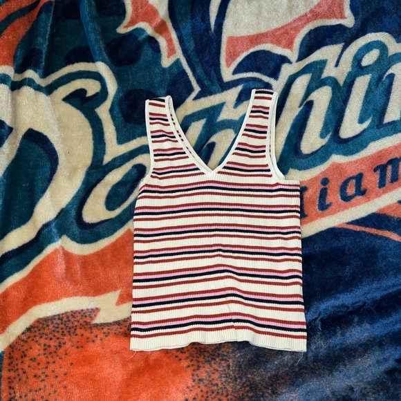 Striped Ribbed Tank Top - Picture 2 of 3